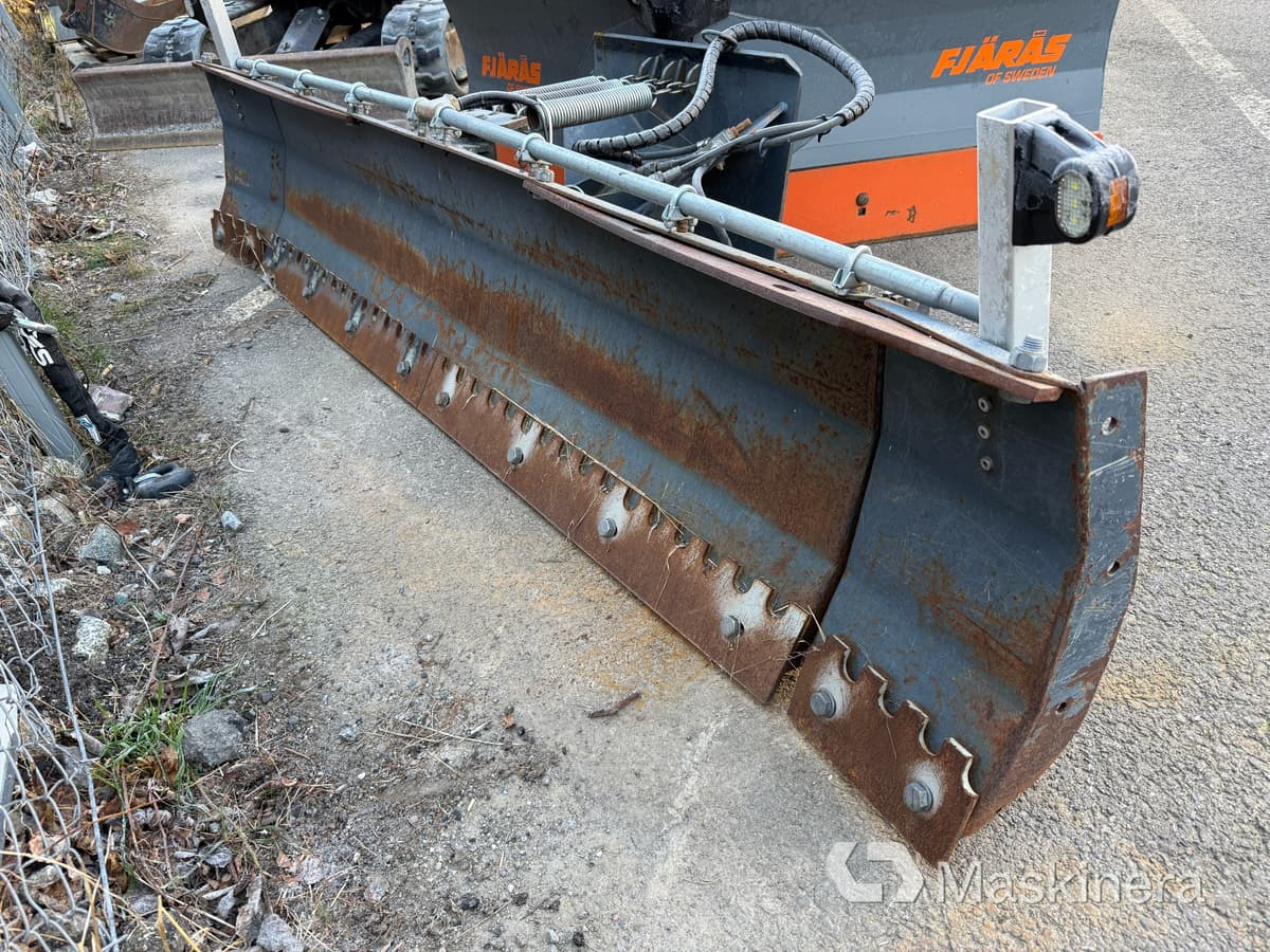 Sami A410365 Schaktblad / Snöplog 2500mm med Avantfäste - Drugi stroj: slika 3 Sami A410365 Schaktblad / Snöplog 2500mm med Avantfäste - Drugi stroj: slika 3