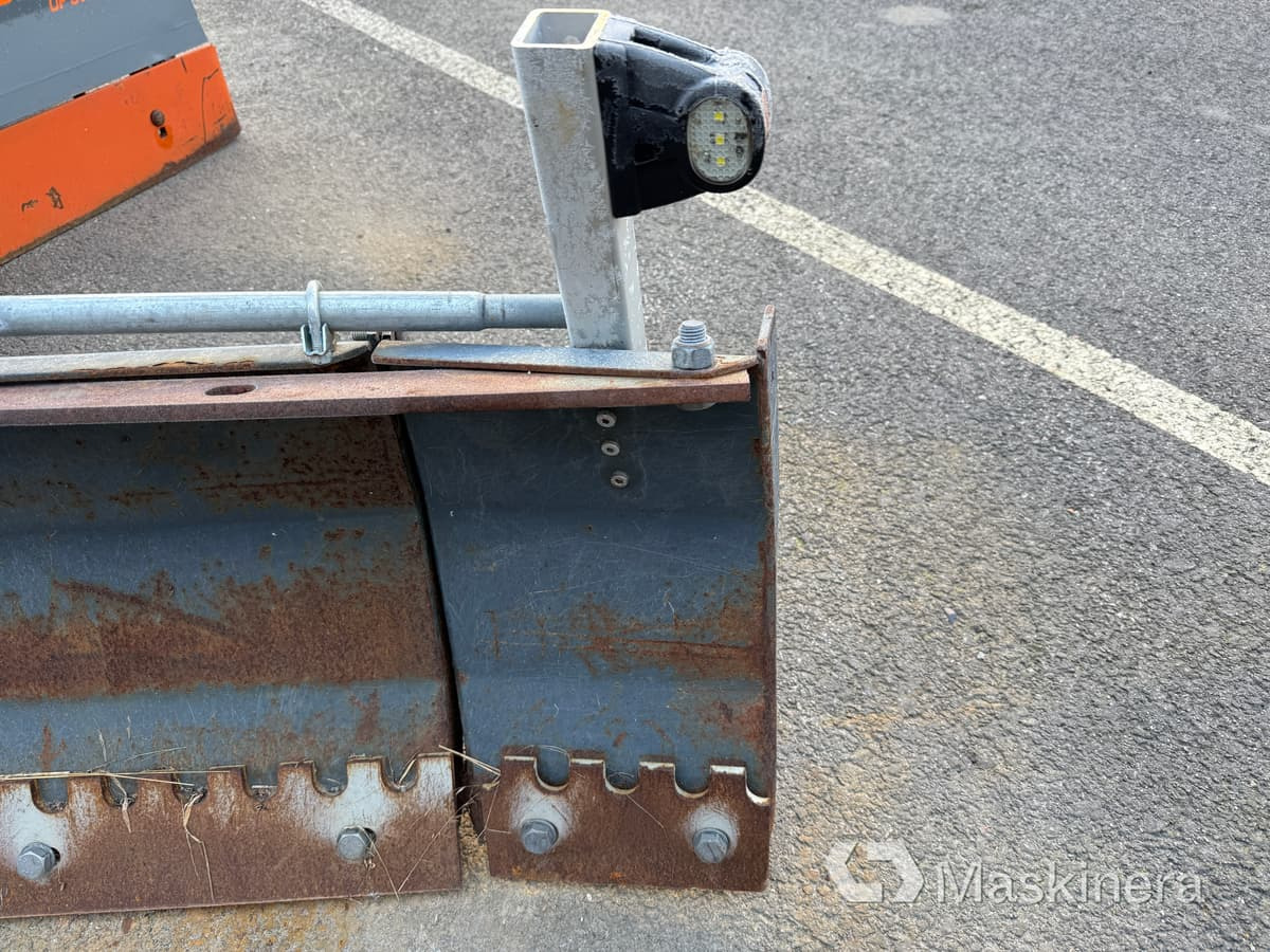 Sami A410365 Schaktblad / Snöplog 2500mm med Avantfäste - Drugi stroj: slika 4 Sami A410365 Schaktblad / Snöplog 2500mm med Avantfäste - Drugi stroj: slika 4