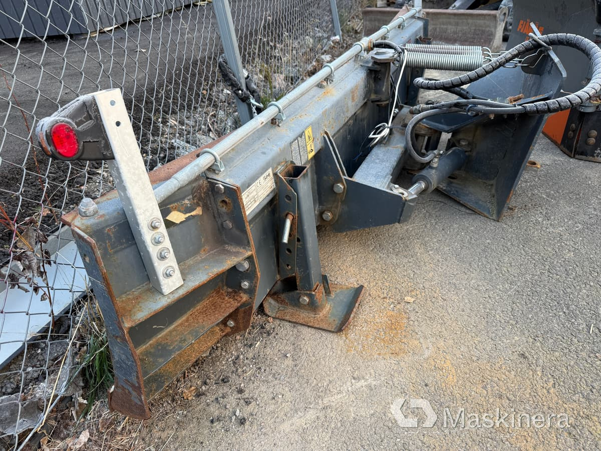 Sami A410365 Schaktblad / Snöplog 2500mm med Avantfäste - Drugi stroj: slika 2 Sami A410365 Schaktblad / Snöplog 2500mm med Avantfäste - Drugi stroj: slika 2