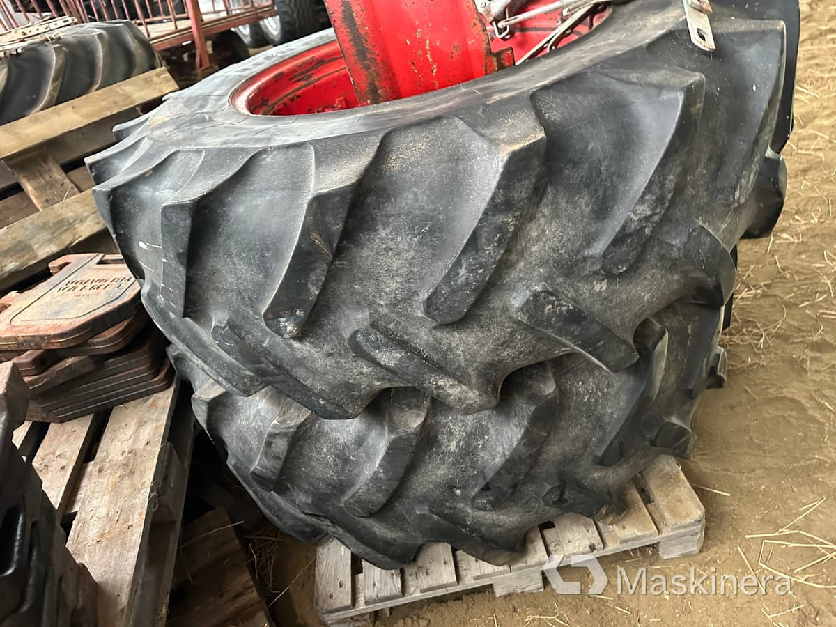 Dubbelmontage Michelin 16.9 R28 - Kompletno kolo: slika 5 Dubbelmontage Michelin 16.9 R28 - Kompletno kolo: slika 5