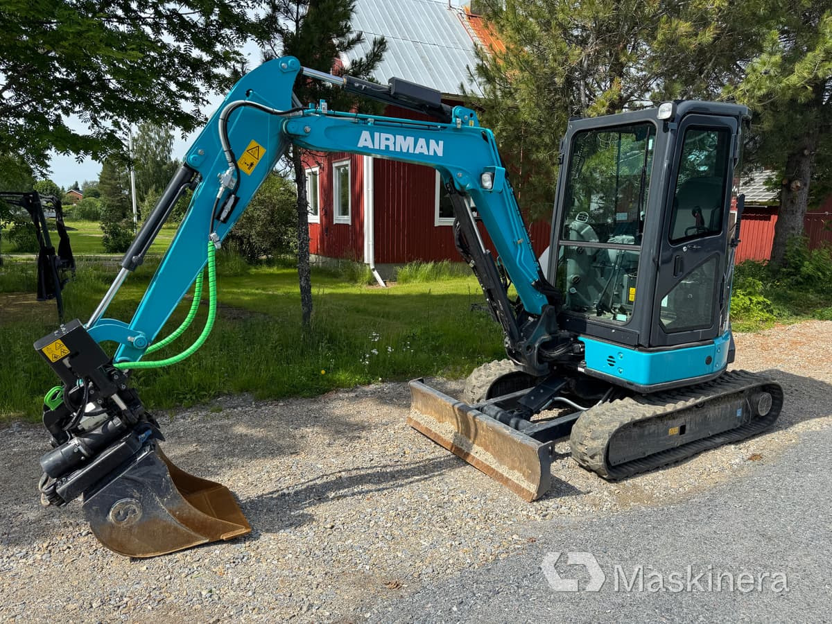 Grävmaskin Airman AX33u-7 med tillbehör - Bager goseničar: slika 1 Grävmaskin Airman AX33u-7 med tillbehör - Bager goseničar: slika 1