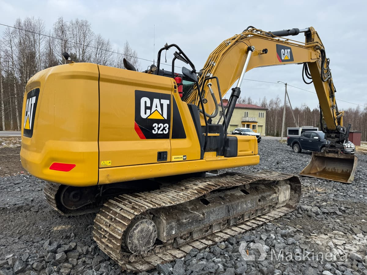 Grävmaskin Cat 323 Next Generation med tillbehör - Bager goseničar: slika 5 Grävmaskin Cat 323 Next Generation med tillbehör - Bager goseničar: slika 5