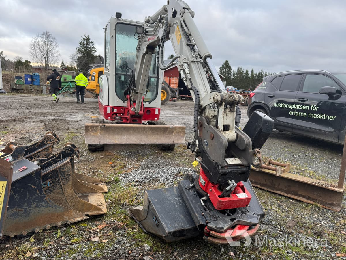 Grävmaskin Takeuchi TB225 - Bager goseničar: slika 2 Grävmaskin Takeuchi TB225 - Bager goseničar: slika 2