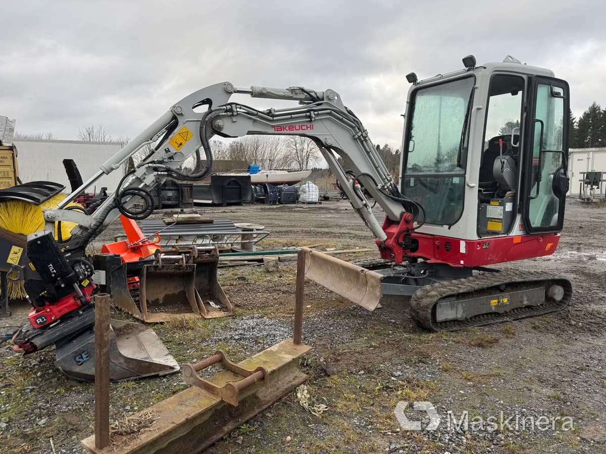 Grävmaskin Takeuchi TB225 - Bager goseničar: slika 1 Grävmaskin Takeuchi TB225 - Bager goseničar: slika 1