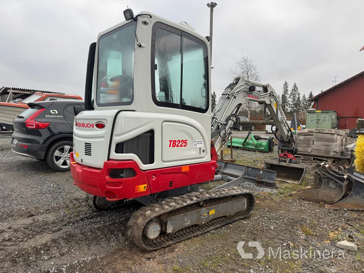 Grävmaskin Takeuchi TB225 - Bager goseničar: slika 4 Grävmaskin Takeuchi TB225 - Bager goseničar: slika 4