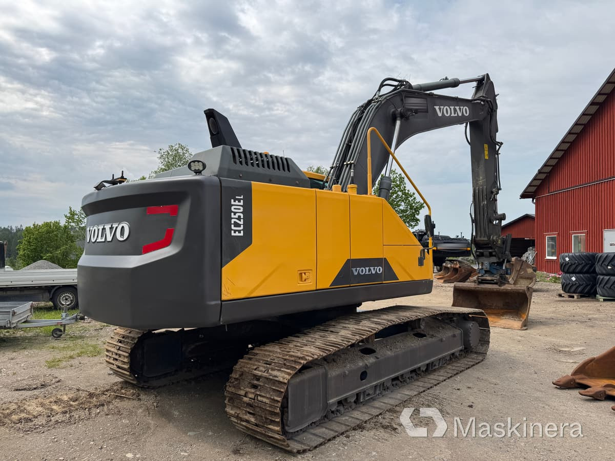 Grävmaskin Volvo EC250E med redskap - Bager goseničar: slika 5 Grävmaskin Volvo EC250E med redskap - Bager goseničar: slika 5