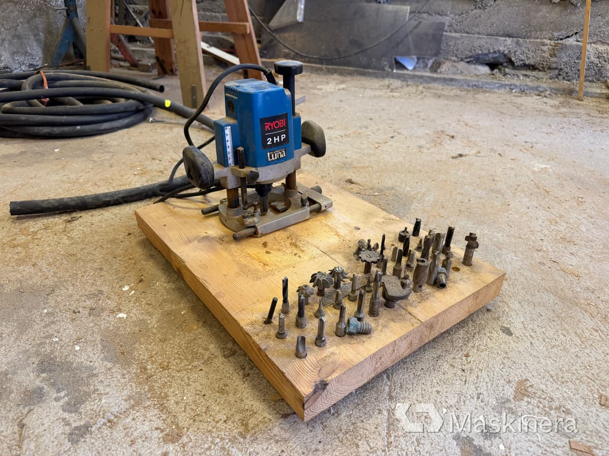 Handöverfräs RYOBI R-500 - Gradbena oprema: slika 1 Handöverfräs RYOBI R-500 - Gradbena oprema: slika 1