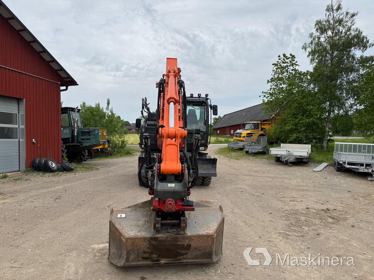 Hjulgrävare Hitachi Zaxis 140W med redskap - Bager goseničar: slika 2 Hjulgrävare Hitachi Zaxis 140W med redskap - Bager goseničar: slika 2