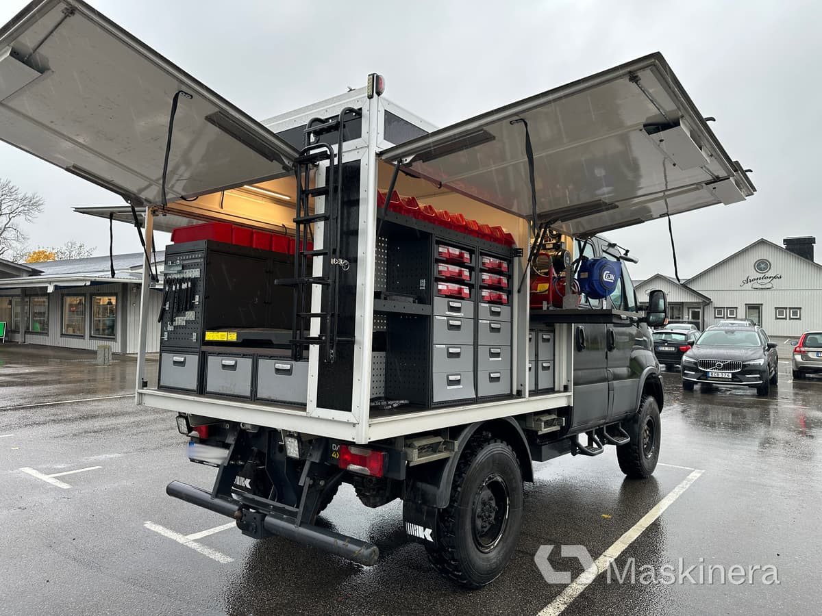 Iveco Daily 55-180 4x4 3.0 Arbetsbil Iveco Daily 4x4 3.0 - Furgon: slika 5 Iveco Daily 55-180 4x4 3.0 Arbetsbil Iveco Daily 4x4 3.0 - Furgon: slika 5