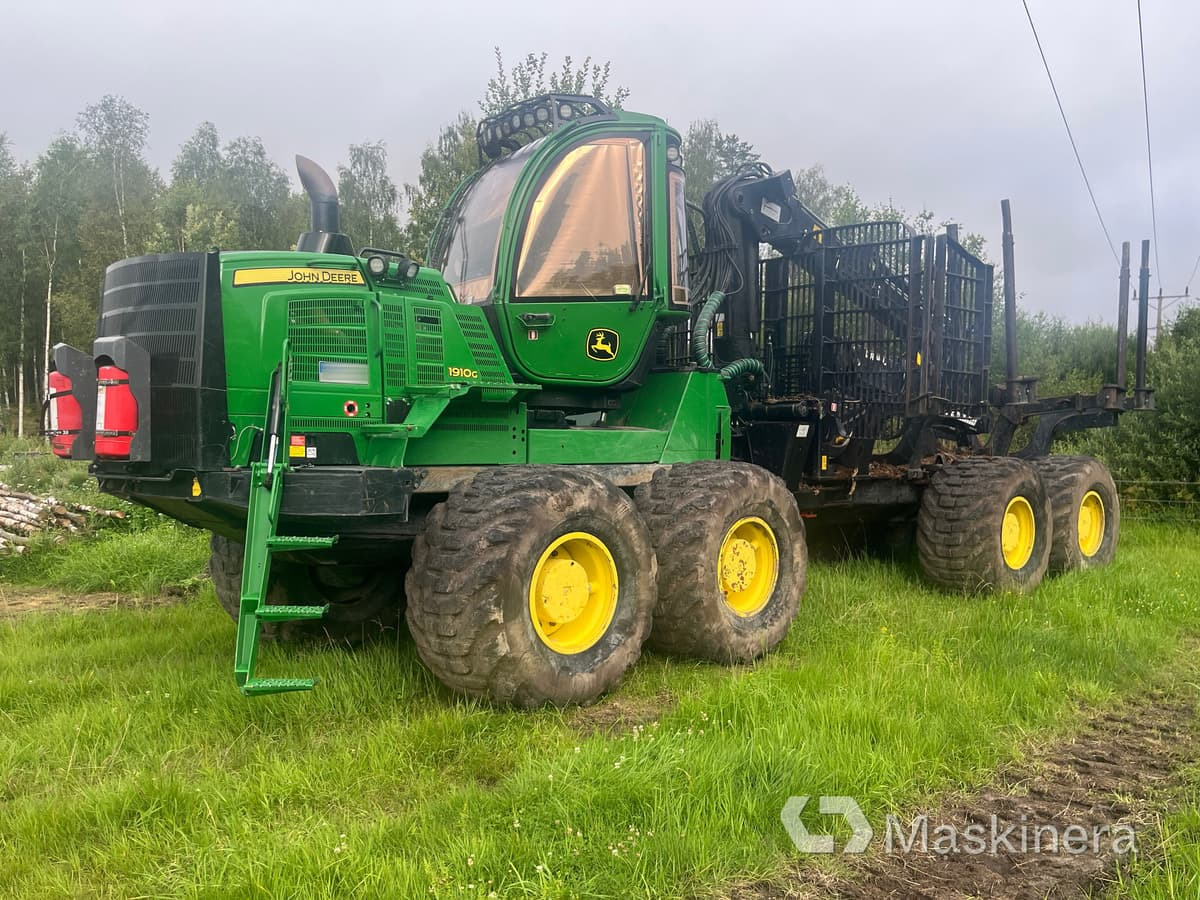 Skotare John Deere 1910G - Forvarder: slika 1 Skotare John Deere 1910G - Forvarder: slika 1