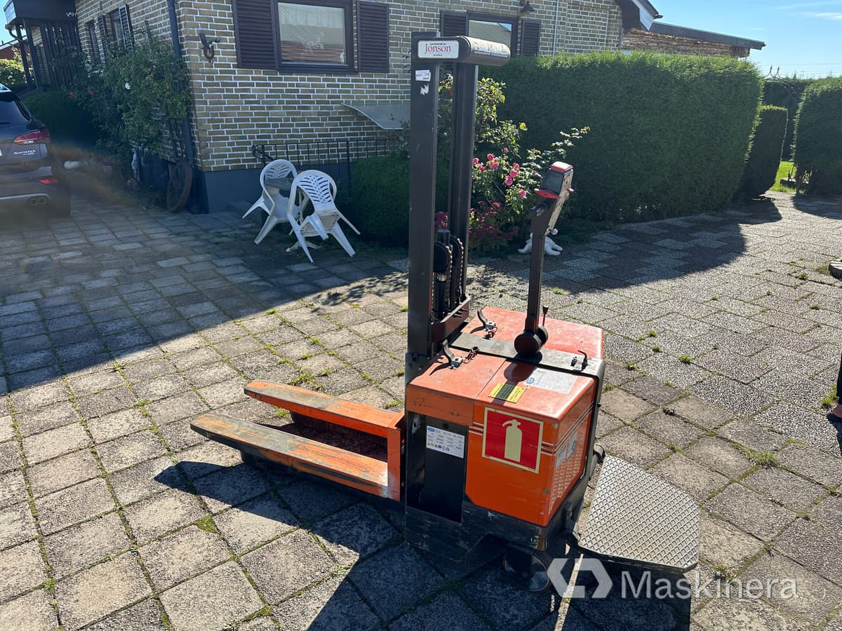 Truck låglyftare Atlet m, plattform - Stroj za zlaganje: slika 1 Truck låglyftare Atlet m, plattform - Stroj za zlaganje: slika 1