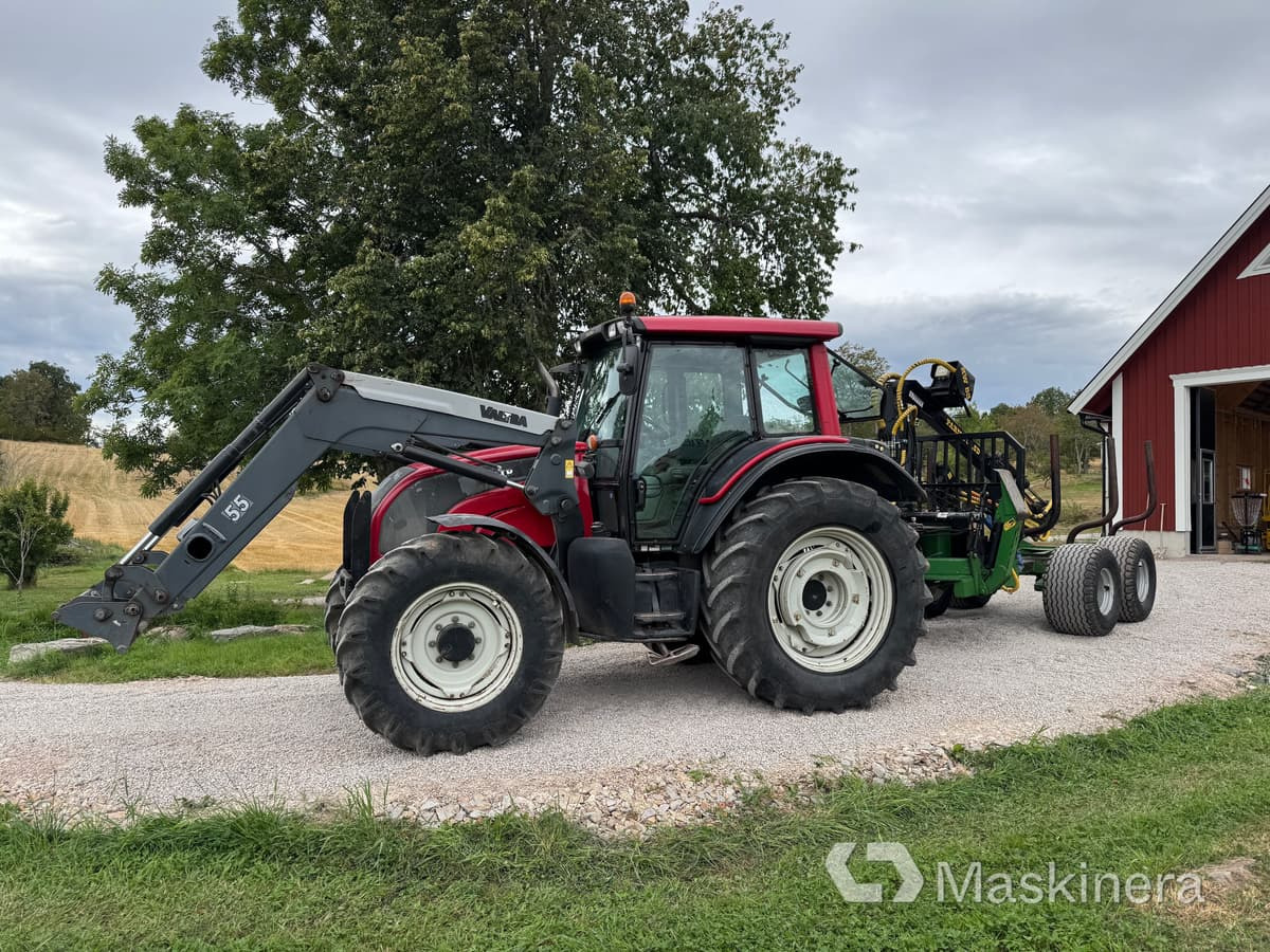 Valtra N121 & Farma CT 6,5-12 Traktor Valtra N121 Advance med frontlastare & Skogskärra Farma T12 - Traktor: slika 1 Valtra N121 & Farma CT 6,5-12 Traktor Valtra N121 Advance med frontlastare & Skogskärra Farma T12 - Traktor: slika 1