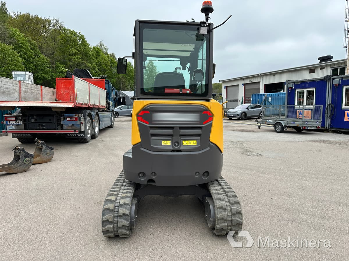 Volvo JECR25D Electric Grävmaskin Volvo ECR25 Electric - Bager goseničar: slika 4 Volvo JECR25D Electric Grävmaskin Volvo ECR25 Electric - Bager goseničar: slika 4