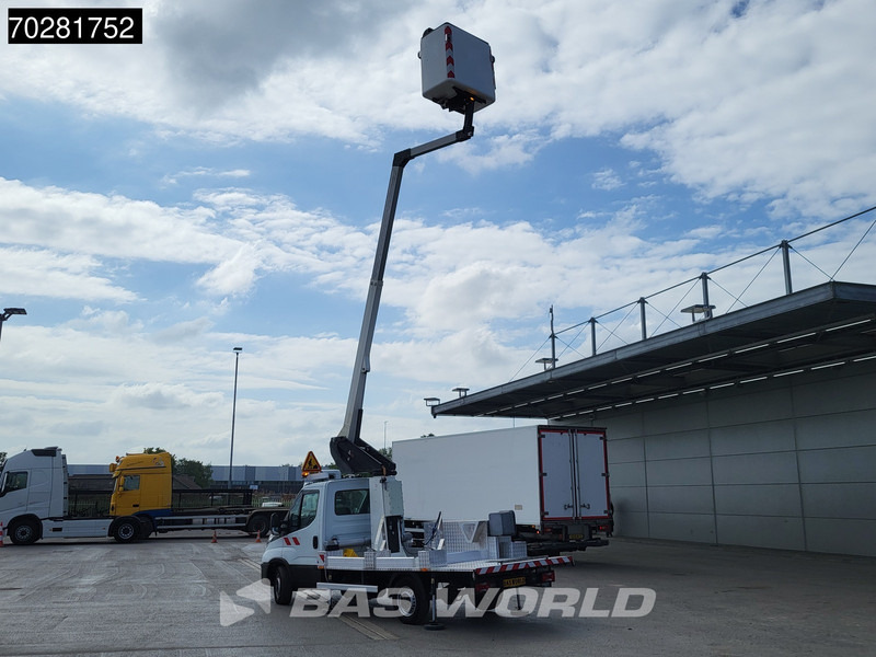 Iveco Daily 35S14 Hoogwerker 11meter Werkhoogte Klubb Navi Airco Cruise Cmaera Parkeersensoren Nacelle Arbeitsbühne 2Personen Airco Cruise c - Dostavno vozilo: slika 2 Iveco Daily 35S14 Hoogwerker 11meter Werkhoogte Klubb Navi Airco Cruise Cmaera Parkeersensoren Nacelle Arbeitsbühne 2Personen Airco Cruise c - Dostavno vozilo: slika 2