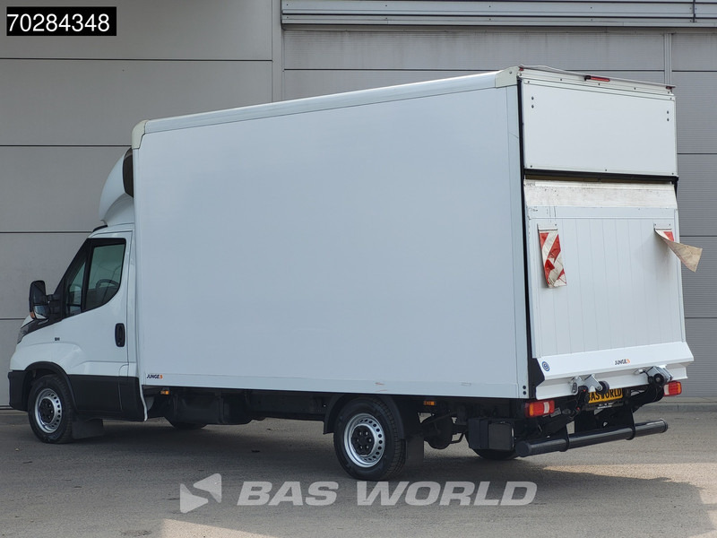 Iveco Daily 35S16 Automaat Laadklep Bakwagen 160PK Airco Camera Euro6 Meubelbak Koffer 21m3 Airco - Dostavno vozilo z zabojnikom: slika 2 Iveco Daily 35S16 Automaat Laadklep Bakwagen 160PK Airco Camera Euro6 Meubelbak Koffer 21m3 Airco - Dostavno vozilo z zabojnikom: slika 2