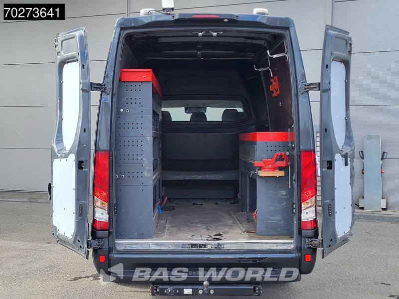 Iveco Daily 35S16 Dubbel Cabine Automaat 3,5t Trekhaak Werkplaatsinrichting LED Airco Cruise Camera Parkeersensoren DC Doka Mixto 8m3 Airco - Furgon: slika 5 Iveco Daily 35S16 Dubbel Cabine Automaat 3,5t Trekhaak Werkplaatsinrichting LED Airco Cruise Camera Parkeersensoren DC Doka Mixto 8m3 Airco - Furgon: slika 5