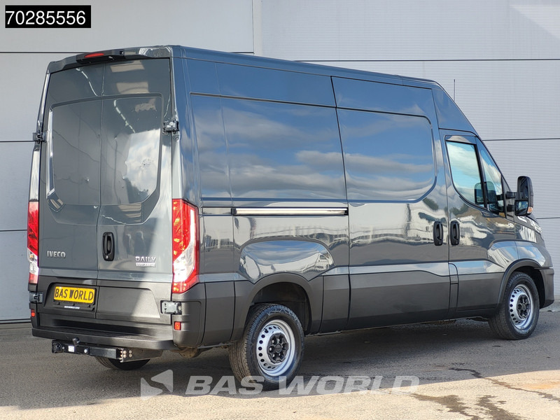 Iveco Daily 35S18 3.0L Automaat 180PK L2H2 3500kg Trekhaak LED Navi Airco Cruise Camera Euro6 L2 11m3 Airco Trekhaak Cruise control - Furgon: slika 3 Iveco Daily 35S18 3.0L Automaat 180PK L2H2 3500kg Trekhaak LED Navi Airco Cruise Camera Euro6 L2 11m3 Airco Trekhaak Cruise control - Furgon: slika 3
