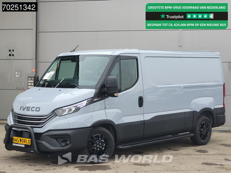 Iveco Daily 35S21 3.0L Automaat Laag dak L2H1 2025model Unieke kleur! LED Navi ACC Camera 8m3 Airco Trekhaak - Furgon: slika 1 Iveco Daily 35S21 3.0L Automaat Laag dak L2H1 2025model Unieke kleur! LED Navi ACC Camera 8m3 Airco Trekhaak - Furgon: slika 1