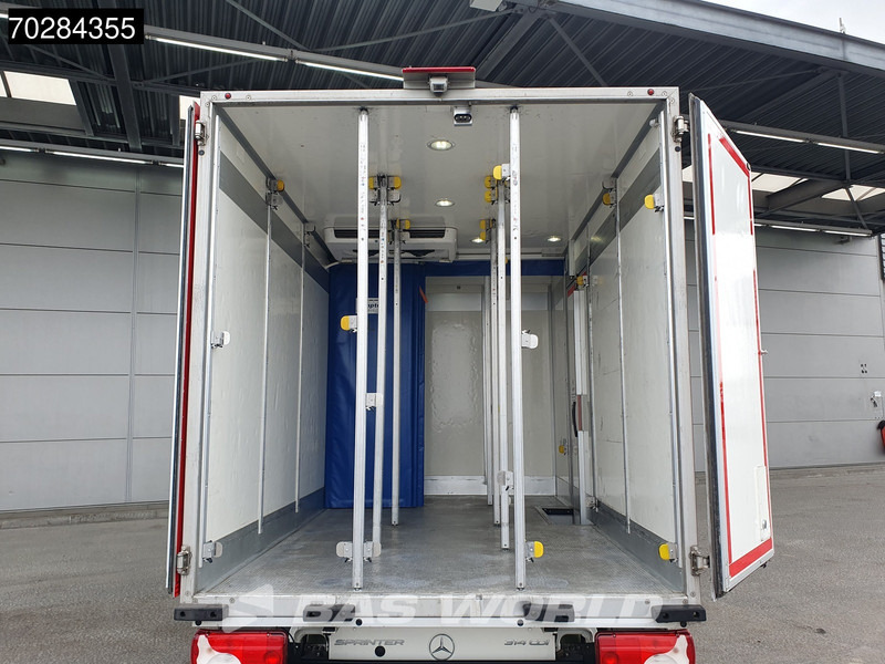 Mercedes-Benz 314 CDI Koelwagen Bi temp Automaat Zijdeur Thermo King V-300 Max Koeler Koel Vries Vriezer Kühlkasten 15m3 Airco - Hladilno vozilo: slika 3 Mercedes-Benz 314 CDI Koelwagen Bi temp Automaat Zijdeur Thermo King V-300 Max Koeler Koel Vries Vriezer Kühlkasten 15m3 Airco - Hladilno vozilo: slika 3