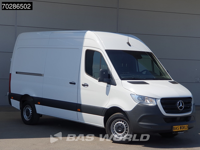 Mercedes-Benz Sprinter 319 CDI Automaat L2H2 190PK Trekhaak Airco Camera Parkeersensoren Euro6 L2 12m3 Airco Trekhaak - Furgon: slika 5 Mercedes-Benz Sprinter 319 CDI Automaat L2H2 190PK Trekhaak Airco Camera Parkeersensoren Euro6 L2 12m3 Airco Trekhaak - Furgon: slika 5