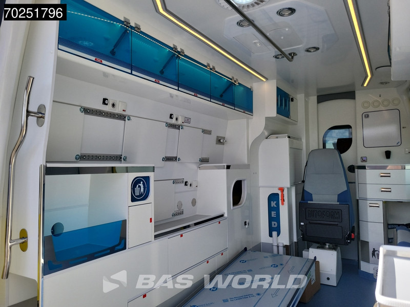 Mercedes-Benz Sprinter 319 CDI Automaat L2H2 New! Ambulance Ziekenwagen Rettungswagen Krankenwagen 10m3 Airco Cruise control - Reševalno vozilo: slika 5 Mercedes-Benz Sprinter 319 CDI Automaat L2H2 New! Ambulance Ziekenwagen Rettungswagen Krankenwagen 10m3 Airco Cruise control - Reševalno vozilo: slika 5