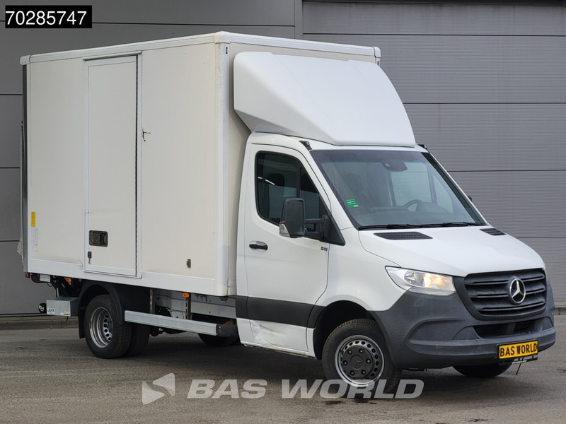 Mercedes-Benz Sprinter 514 CDI Laadklep Automaat Zijdeur Bakwagen Dubbellucht Airco Cruise MBUX CarPlay Euro6 Meubelbak Koffer 17m3 Airco Cruise contro - Dostavno vozilo z zabojnikom: slika 5 Mercedes-Benz Sprinter 514 CDI Laadklep Automaat Zijdeur Bakwagen Dubbellucht Airco Cruise MBUX CarPlay Euro6 Meubelbak Koffer 17m3 Airco Cruise contro - Dostavno vozilo z zabojnikom: slika 5