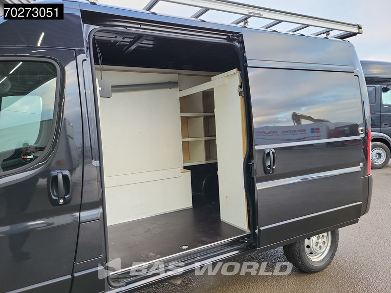 Peugeot Boxer 120pk L2H2 Dubbele Schuifdeur LED Imperiaal Trekhaak Werkplaatsinrichting Camera Airco Cruise L2 Airco Trekhaak Cruise control - Mali kombi: slika 3 Peugeot Boxer 120pk L2H2 Dubbele Schuifdeur LED Imperiaal Trekhaak Werkplaatsinrichting Camera Airco Cruise L2 Airco Trekhaak Cruise control - Mali kombi: slika 3