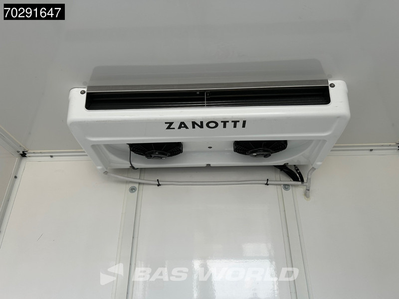 Iveco Daily 35S18 3.0L Automaat Laadklep Koelwagen Zanotti Z380 230v Stekker ACC Navi Airco Camera Euro6 Bakwagen Gekoeld Koel Koeler Kühl K - Hladilno vozilo: slika 5 Iveco Daily 35S18 3.0L Automaat Laadklep Koelwagen Zanotti Z380 230v Stekker ACC Navi Airco Camera Euro6 Bakwagen Gekoeld Koel Koeler Kühl K - Hladilno vozilo: slika 5