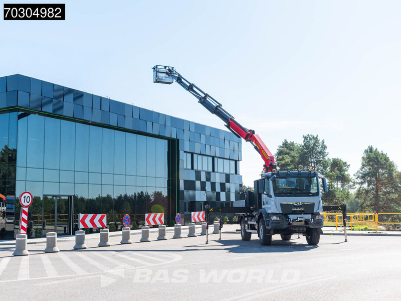 MAN TGM 18.320 4X4 NEW 4x4 Palfinger PK 27002-SH D Crane manbasket Steelsuspension - Tovornjak s kesonom, Tovornjak z dvigalom: slika 2 MAN TGM 18.320 4X4 NEW 4x4 Palfinger PK 27002-SH D Crane manbasket Steelsuspension - Tovornjak s kesonom, Tovornjak z dvigalom: slika 2