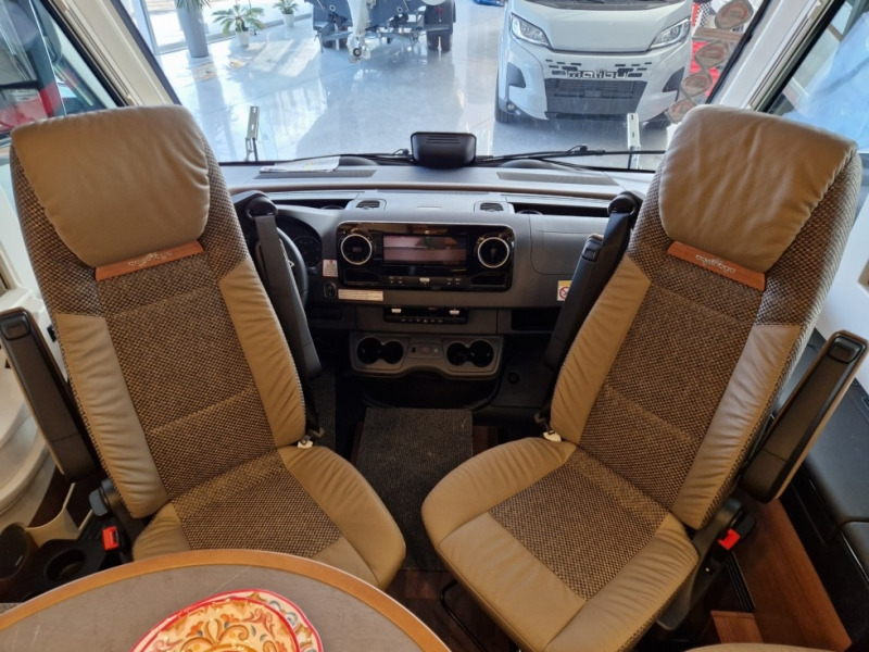 Carthago Chic E-Line I 64 XL QB Mercedes - Integriran avtodom: slika 5 Carthago Chic E-Line I 64 XL QB Mercedes - Integriran avtodom: slika 5