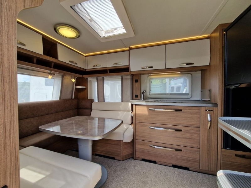 TABBERT ROSSINI 490 TD FINEST EDITION - Počitniška prikolica: slika 3 TABBERT ROSSINI 490 TD FINEST EDITION - Počitniška prikolica: slika 3