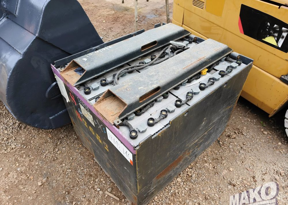 Caterpillar EP35K-PAC - Električni viličar: slika 5 Caterpillar EP35K-PAC - Električni viličar: slika 5