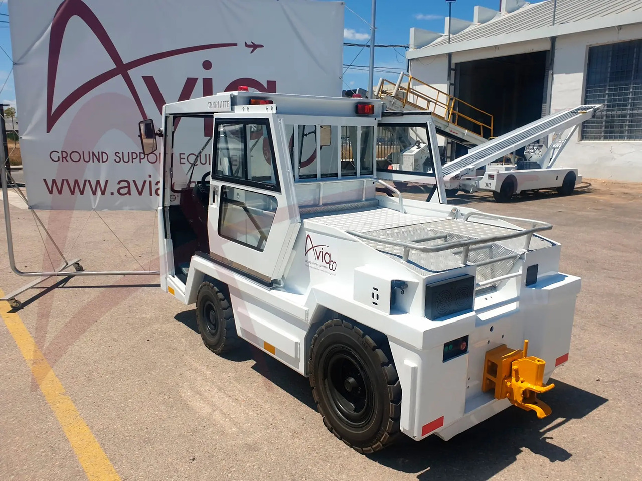 CHARLATTE T135 - Traktor za prevoz prtljage: slika 2 CHARLATTE T135 - Traktor za prevoz prtljage: slika 2