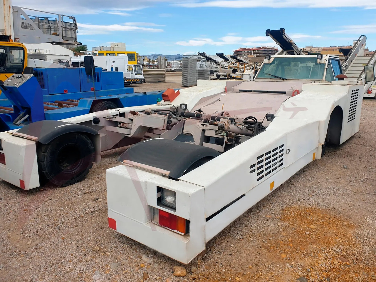 FMC PTS 3-R - Vozilo za vleko letal: slika 2 FMC PTS 3-R - Vozilo za vleko letal: slika 2