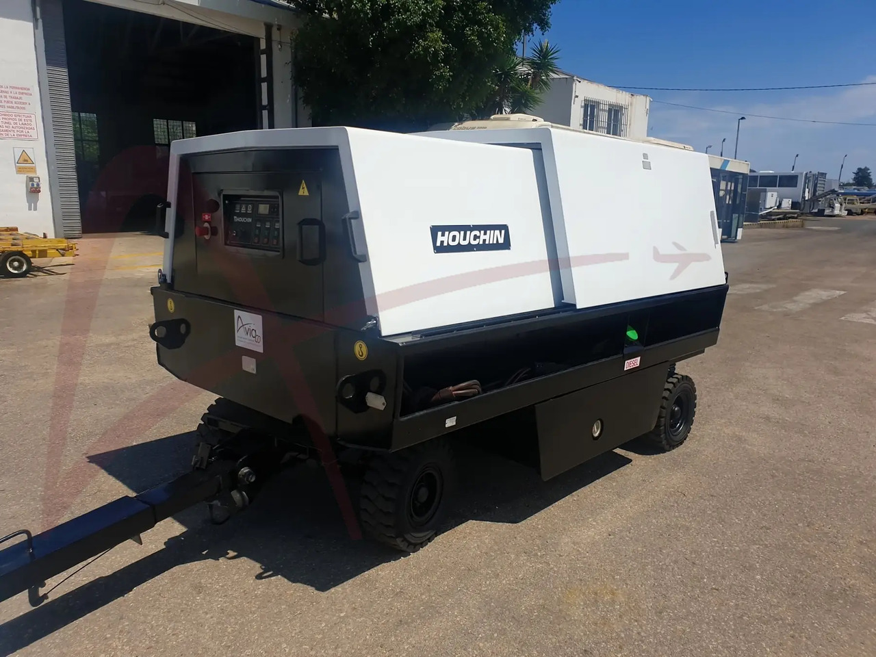 HOUCHIN 690-140 28 - Zemeljski agregat GPU: slika 1 HOUCHIN 690-140 28 - Zemeljski agregat GPU: slika 1