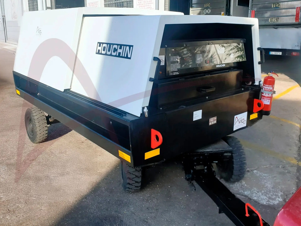 HOUCHIN D690-100SV - Zemeljski agregat GPU: slika 2 HOUCHIN D690-100SV - Zemeljski agregat GPU: slika 2