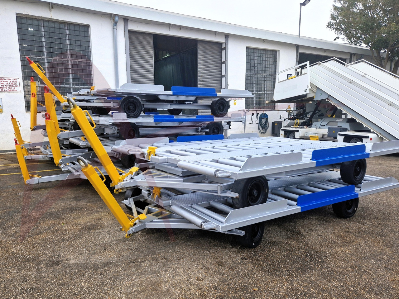 - Letališka oprema: slika 2 - Letališka oprema: slika 2