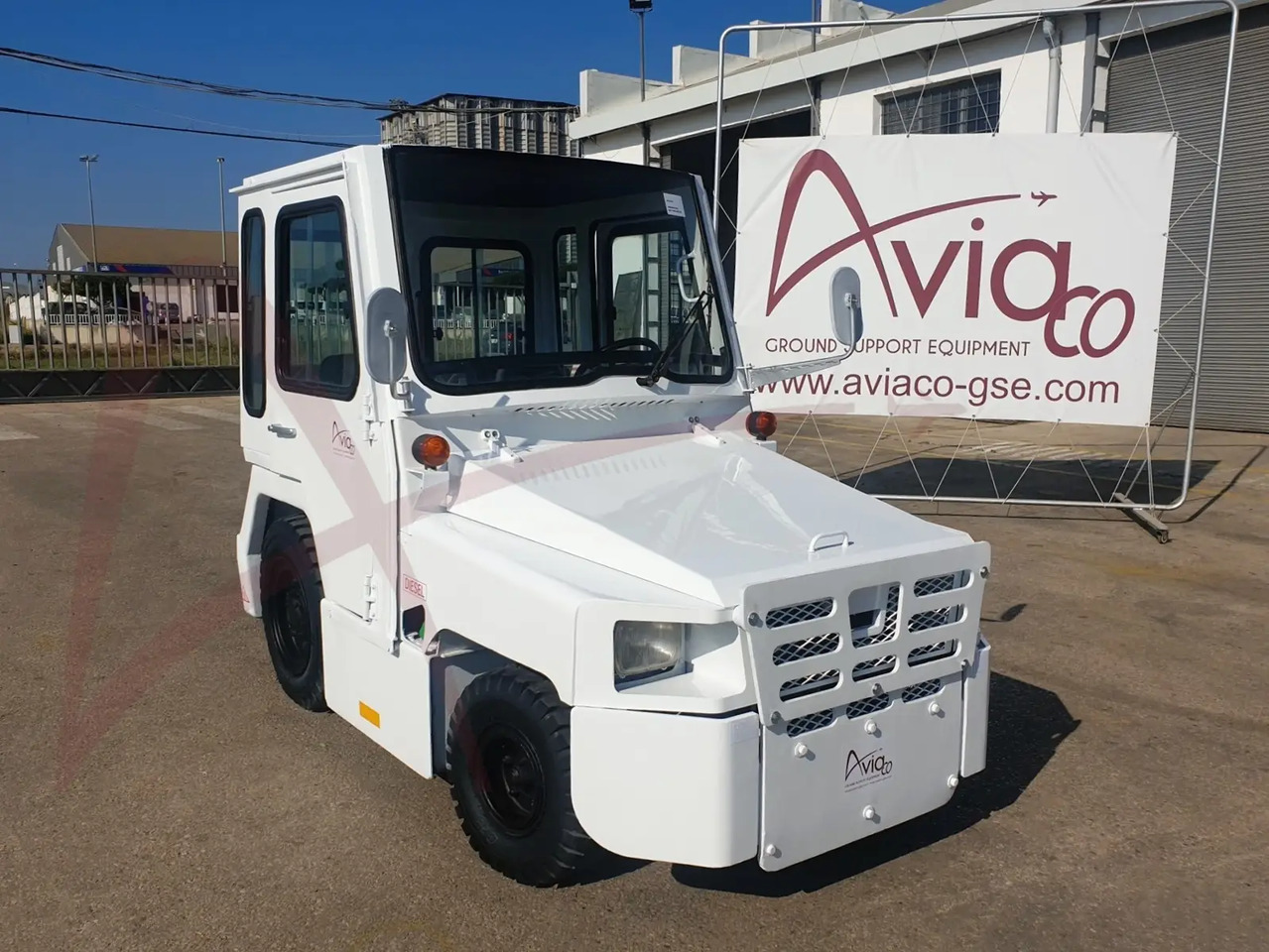NISSAN FV02 - Traktor za prevoz prtljage: slika 4 NISSAN FV02 - Traktor za prevoz prtljage: slika 4
