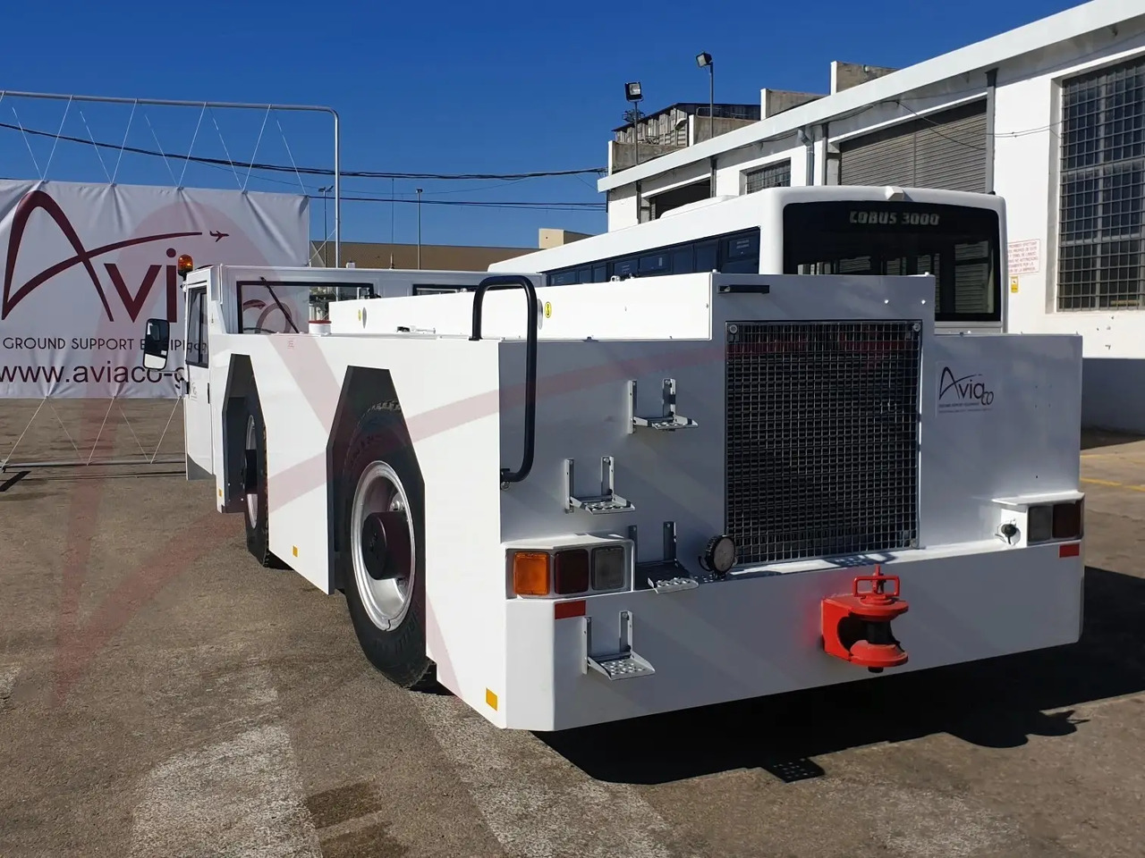 SCHOPF F180 - Vozilo za vleko letal: slika 5 SCHOPF F180 - Vozilo za vleko letal: slika 5