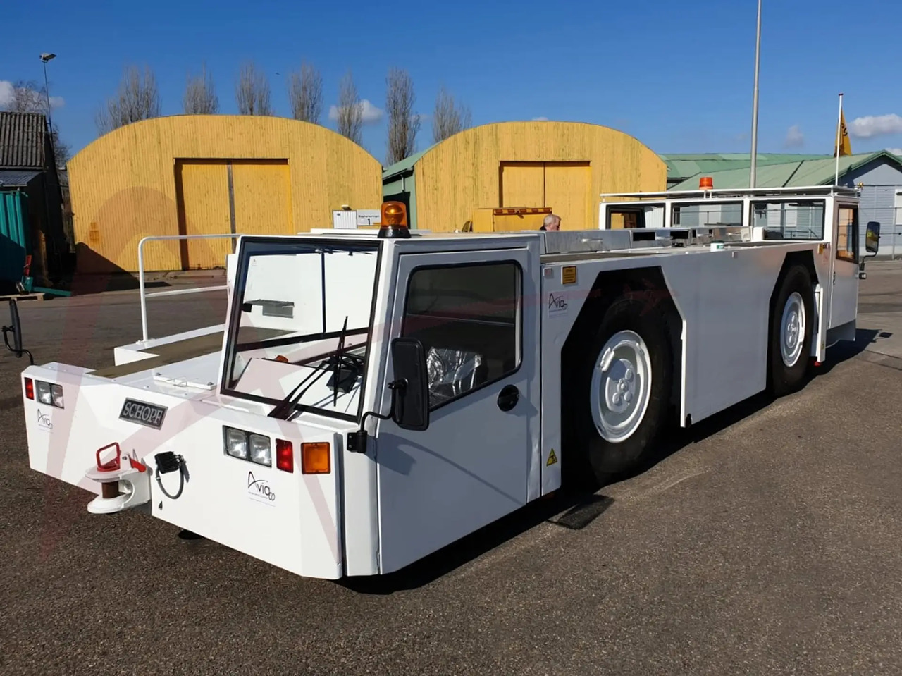 SCHOPF F396 - Vozilo za vleko letal: slika 1 SCHOPF F396 - Vozilo za vleko letal: slika 1