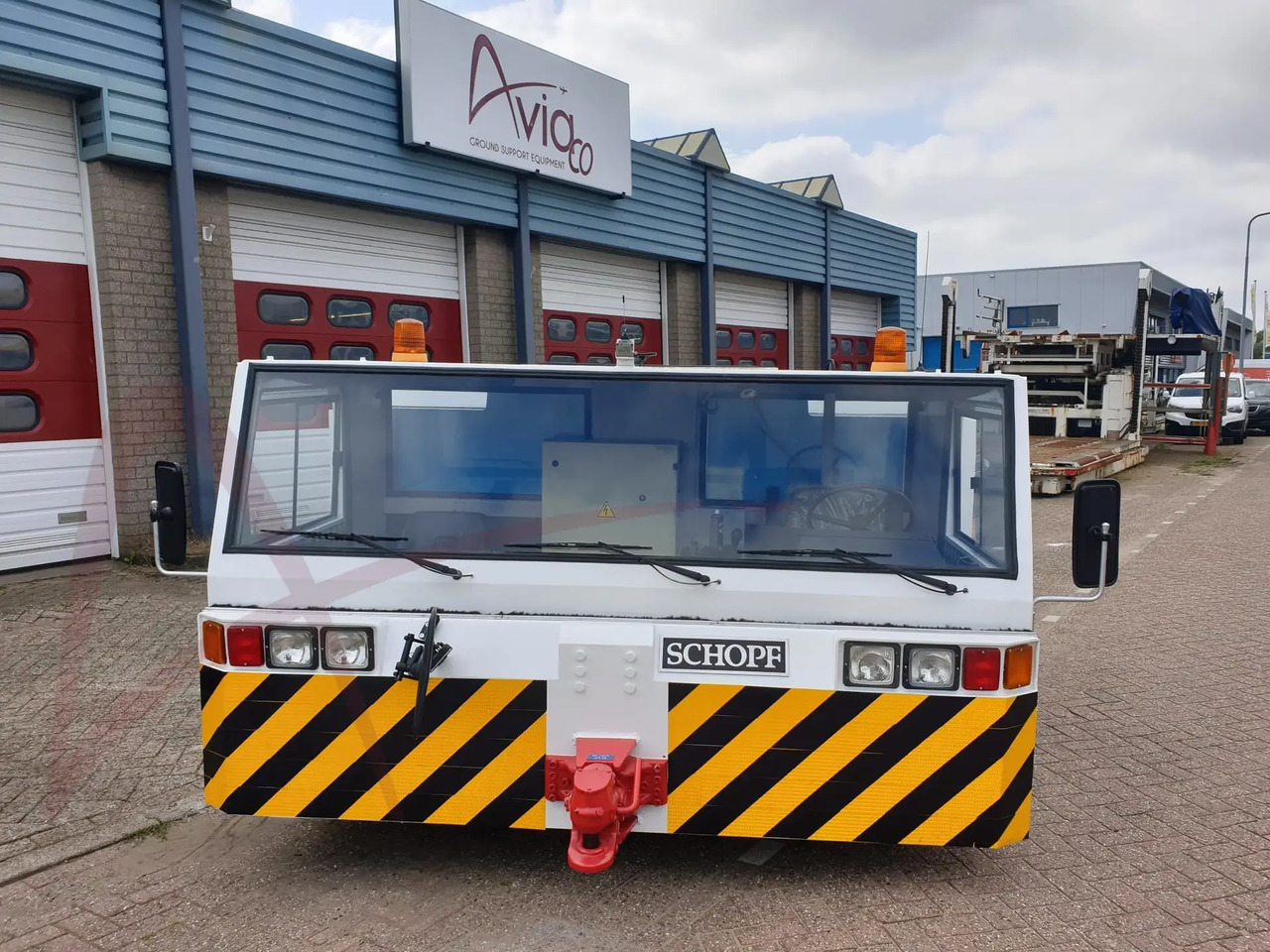 SCHOPF F396E - Vozilo za vleko letal: slika 2 SCHOPF F396E - Vozilo za vleko letal: slika 2