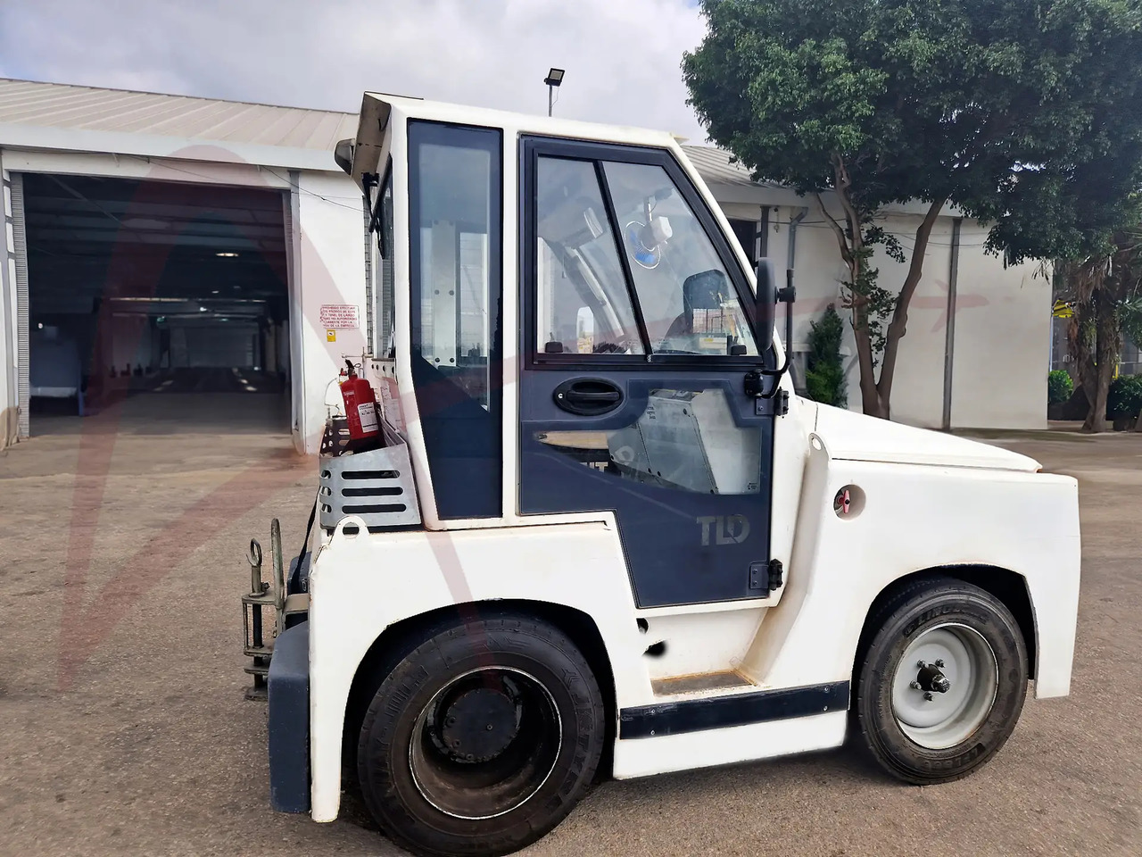 TLD JCT-60 - Traktor za prevoz prtljage: slika 1 TLD JCT-60 - Traktor za prevoz prtljage: slika 1