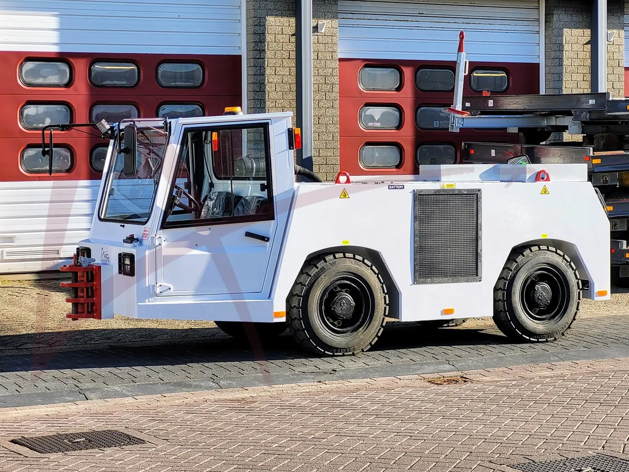 TLD TMX-100 - Vozilo za vleko letal: slika 1 TLD TMX-100 - Vozilo za vleko letal: slika 1