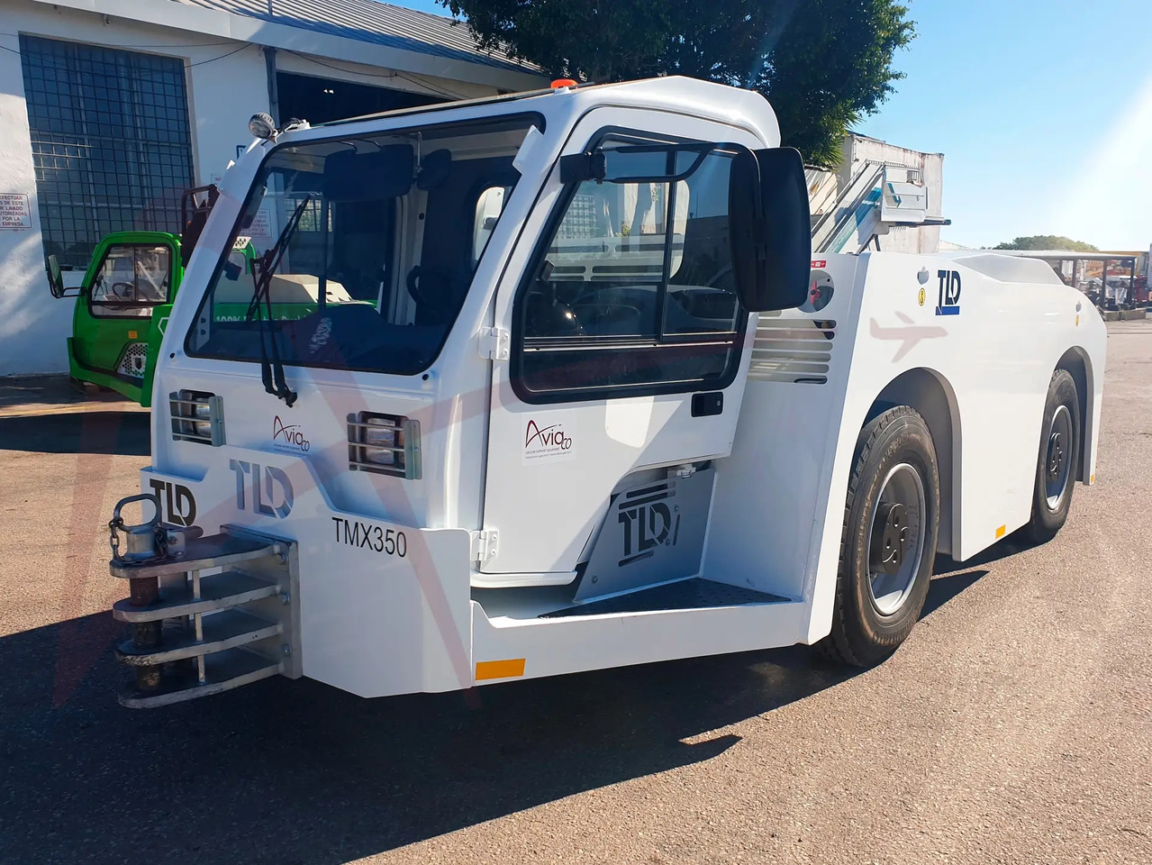 TLD TMX 350-28 - Vozilo za vleko letal: slika 1 TLD TMX 350-28 - Vozilo za vleko letal: slika 1