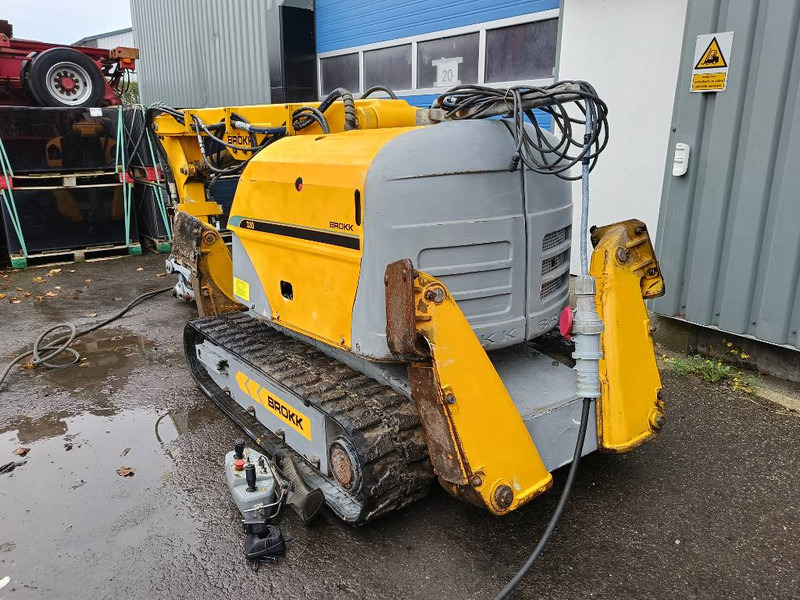 Brokk 330 remote demolition robot sloop kraan excavator - Bager goseničar: slika 4 Brokk 330 remote demolition robot sloop kraan excavator - Bager goseničar: slika 4