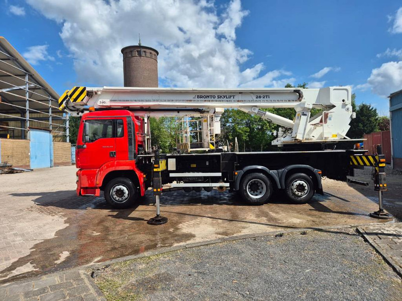 Bronto skylift 28-2T1 28 m hi lift hoogwerker MAN TGA 26. - Dvižna ploščad montirana na tovornjak: slika 4 Bronto skylift 28-2T1 28 m hi lift hoogwerker MAN TGA 26. - Dvižna ploščad montirana na tovornjak: slika 4