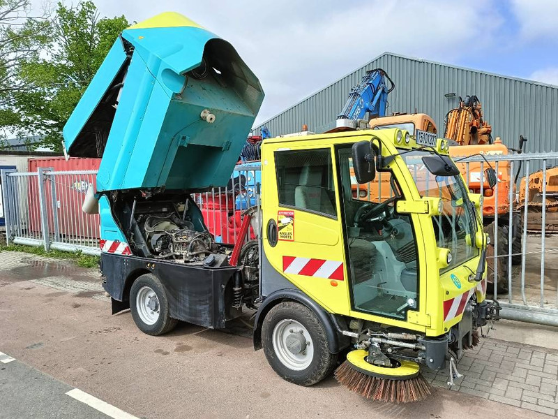 Bucher CityCat 2020 vacuum water bezemwagen veegmachine - Vozilo za pometanje: slika 2 Bucher CityCat 2020 vacuum water bezemwagen veegmachine - Vozilo za pometanje: slika 2