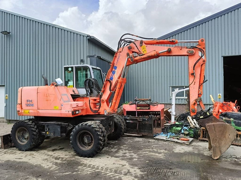 FIAT-HITACHI FH120W bandenkraan Wheel Excavator graafmachine - Bager na kolesih: slika 1 FIAT-HITACHI FH120W bandenkraan Wheel Excavator graafmachine - Bager na kolesih: slika 1