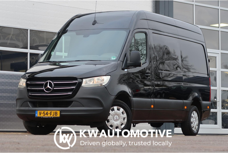 Mercedes-Benz Sprinter 317 CDI L2H2 AUT/ 3.5T/ CAMERA/ MBUX/ CRUISE/ AIRCO - Furgon: slika 1 Mercedes-Benz Sprinter 317 CDI L2H2 AUT/ 3.5T/ CAMERA/ MBUX/ CRUISE/ AIRCO - Furgon: slika 1