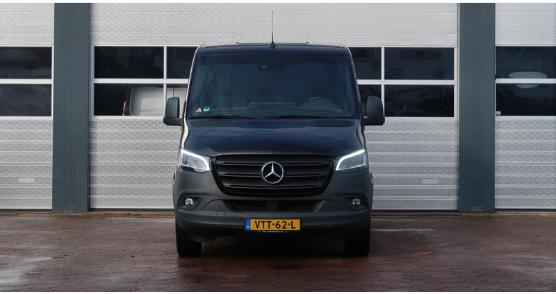Mercedes-Benz Sprinter 319 1.9 CDI L2H1 AUT/ CAMERA/ LED/ ACC/ CLIMA/ MBUX/ TREKHAAK - Furgon: slika 3 Mercedes-Benz Sprinter 319 1.9 CDI L2H1 AUT/ CAMERA/ LED/ ACC/ CLIMA/ MBUX/ TREKHAAK - Furgon: slika 3